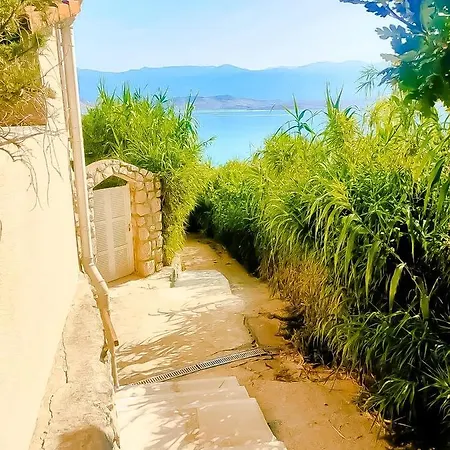 Apartman Mila's Pet Friendly House With Private Place And Sunbeds Included