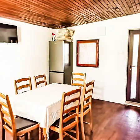 Mila Pet Friendly House With Private Place On The Pag Town