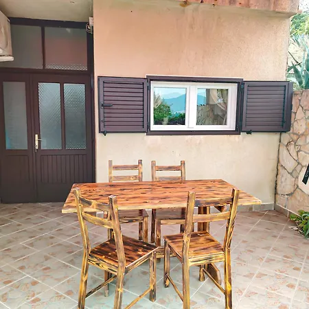 Mila Pet Friendly House With Private Place On The Apartmán Pag Town