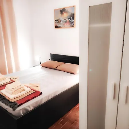 Mila Pet Friendly House With Private Place On The