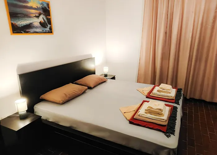 Mila's Pet Friendly House With Private Place And Sunbeds Included