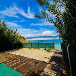Apartman Mila's Pet Friendly House With Private Place And Sunbeds Included