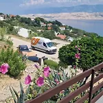 Apartment Mila's Pet Friendly House With Private Place And Sunbeds Included Bosana