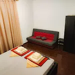 Apartment Mila's Pet Friendly House With Private Place And Sunbeds Included Bosana
