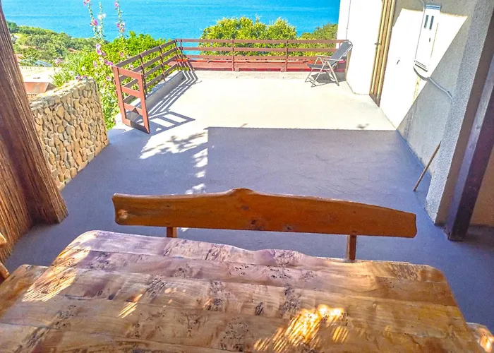 아파트 Mila's Pet Friendly House With Private Place And Sunbeds Included *